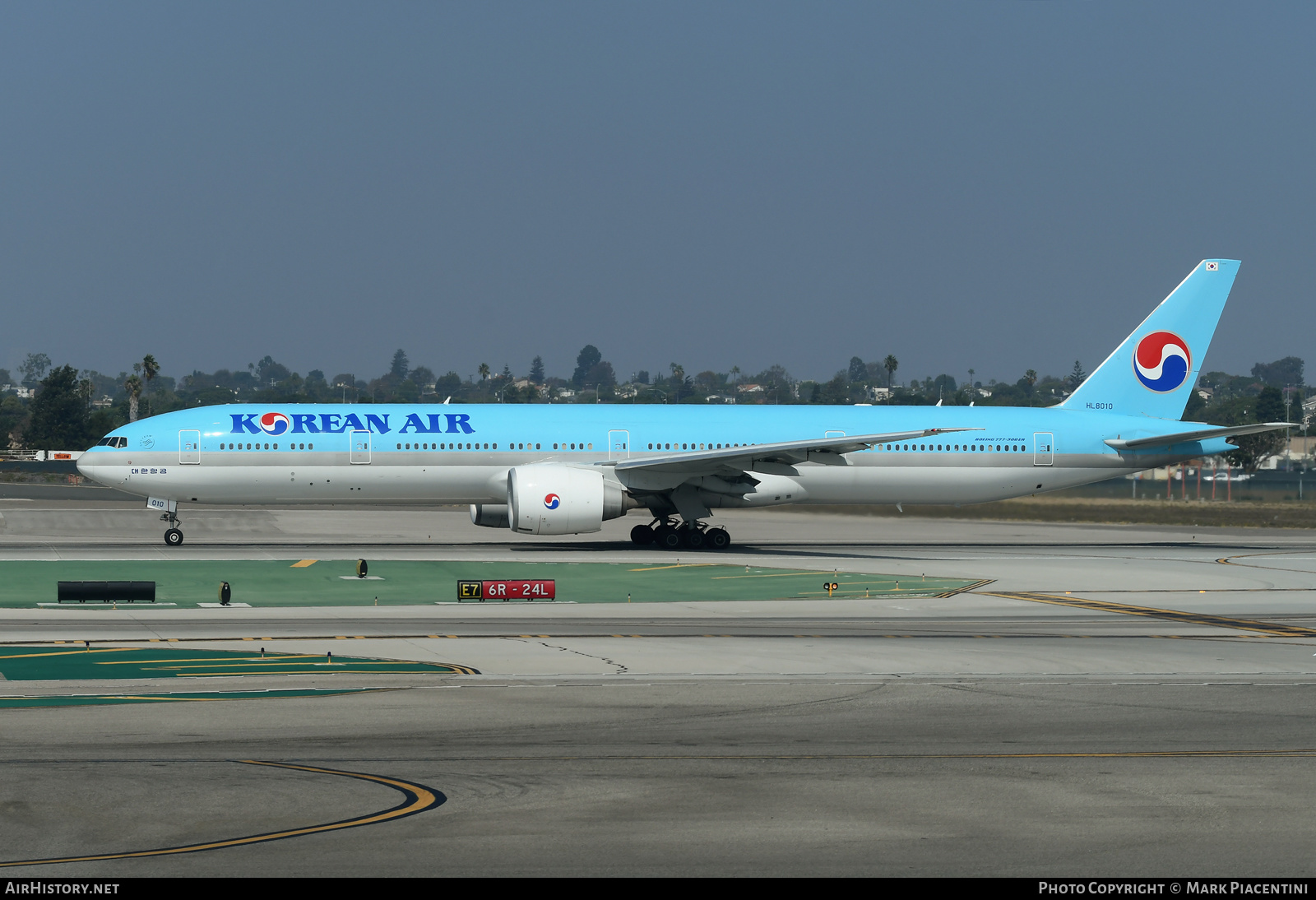 Aircraft Photo of HL8010 | Boeing 777-3B5/ER | Korean Air | AirHistory.net #530511