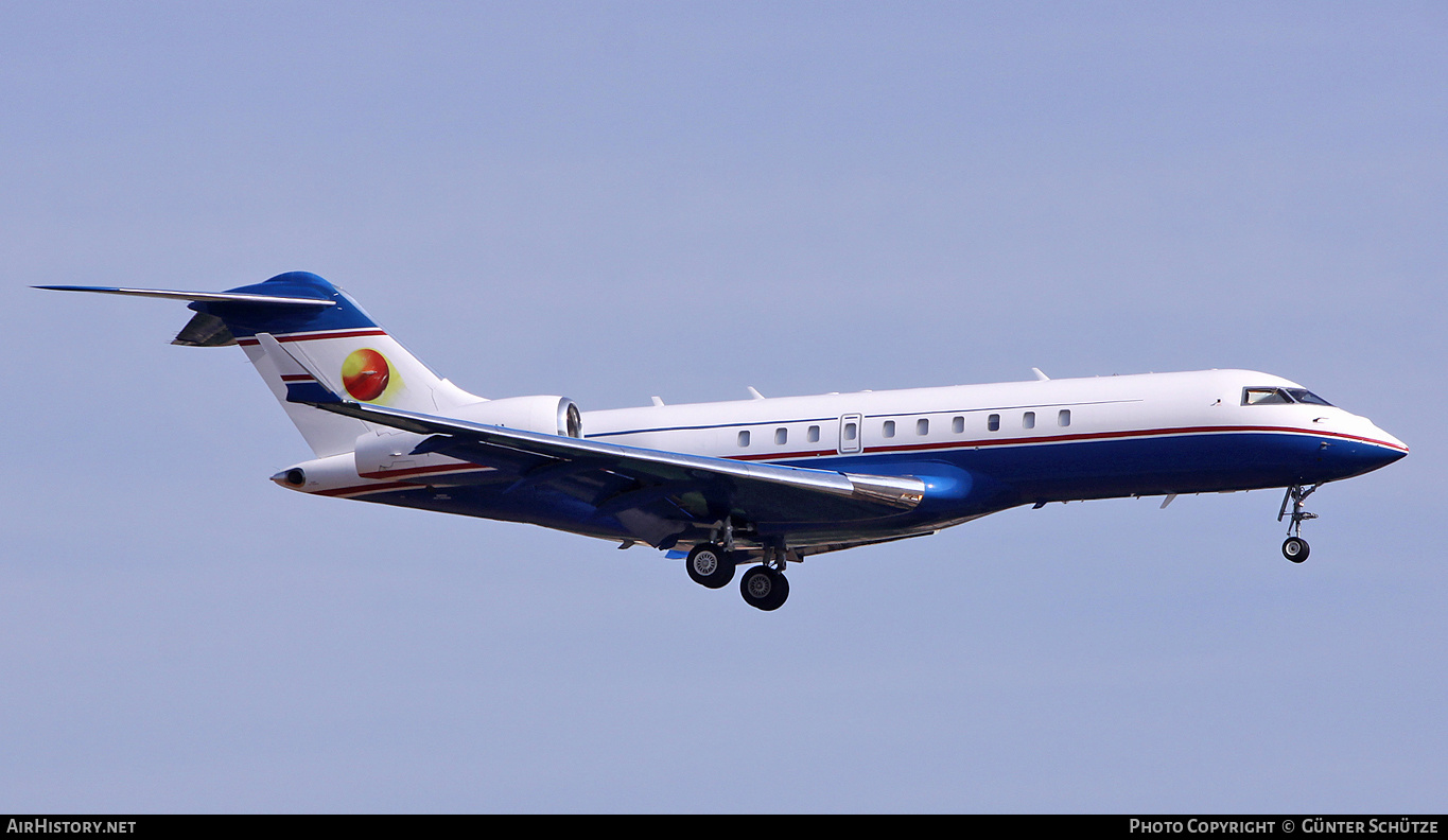 Aircraft Photo of N18TM | Bombardier Global Express (BD-700-1A10) | AirHistory.net #530669