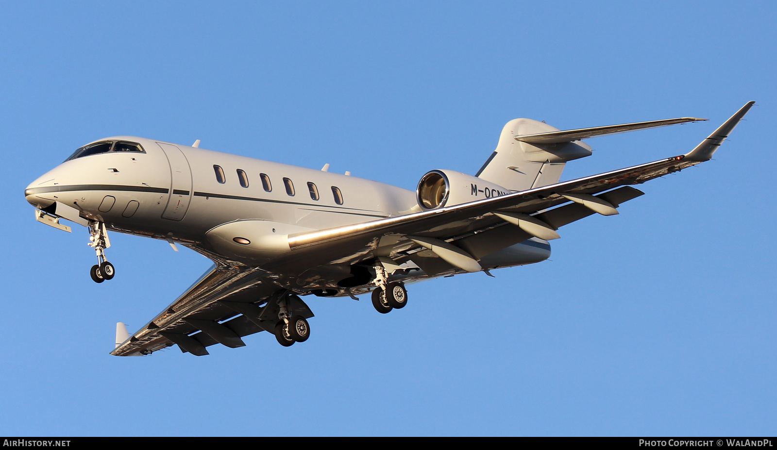 Aircraft Photo of M-OCNY | Bombardier Challenger 350 (BD-100-1A10) | AirHistory.net #530742