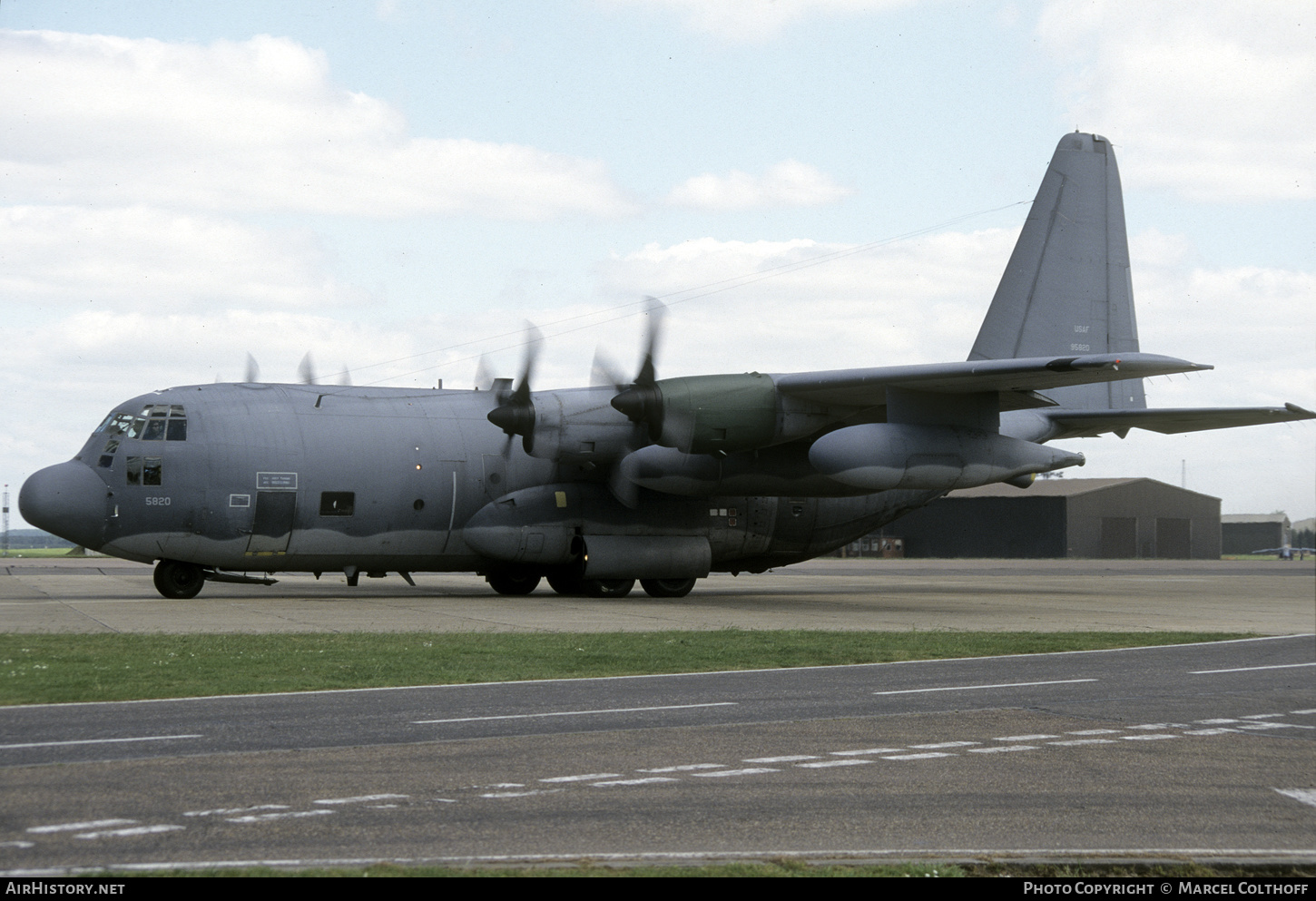 Aircraft Photo of 69-5820 / 95820 | Lockheed MC-130P Hercules (L-382) | USA - Air Force | AirHistory.net #530830