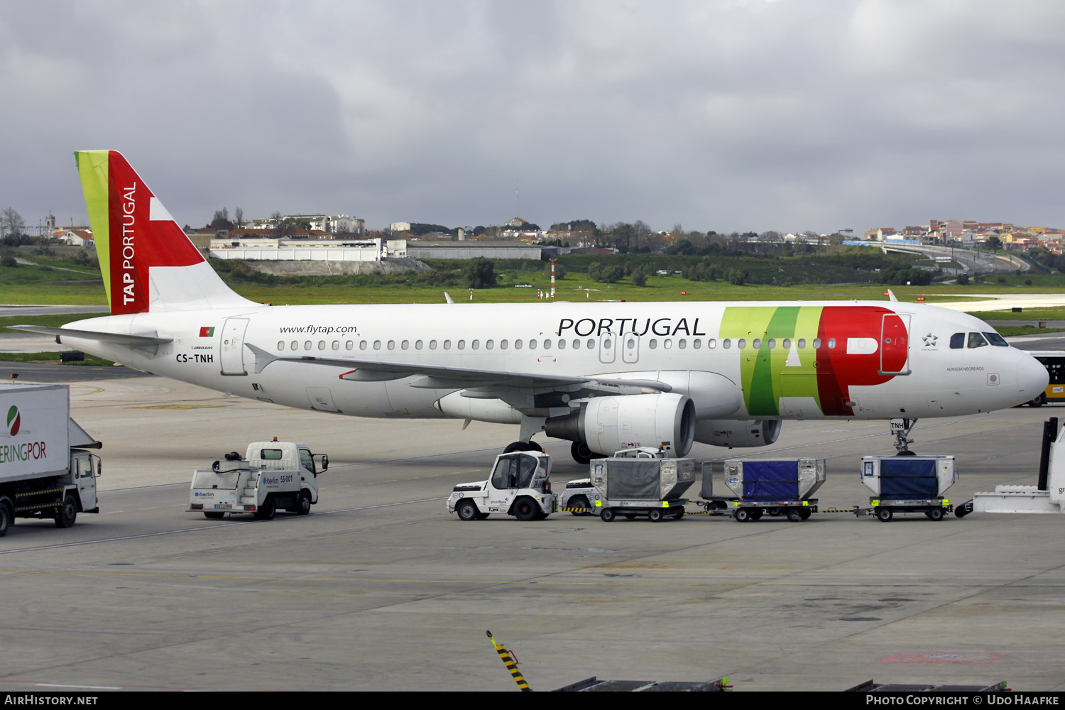 Aircraft Photo of CS-TNH | Airbus A320-214 | TAP Portugal | AirHistory.net #530874