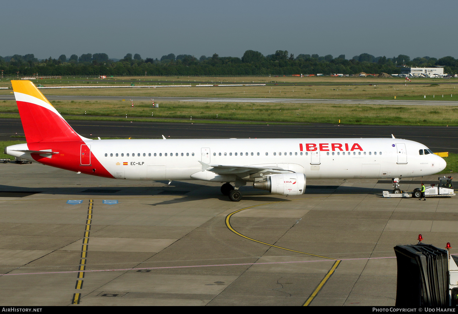 Aircraft Photo of EC-ILP | Airbus A321-213 | Iberia | AirHistory.net #530931