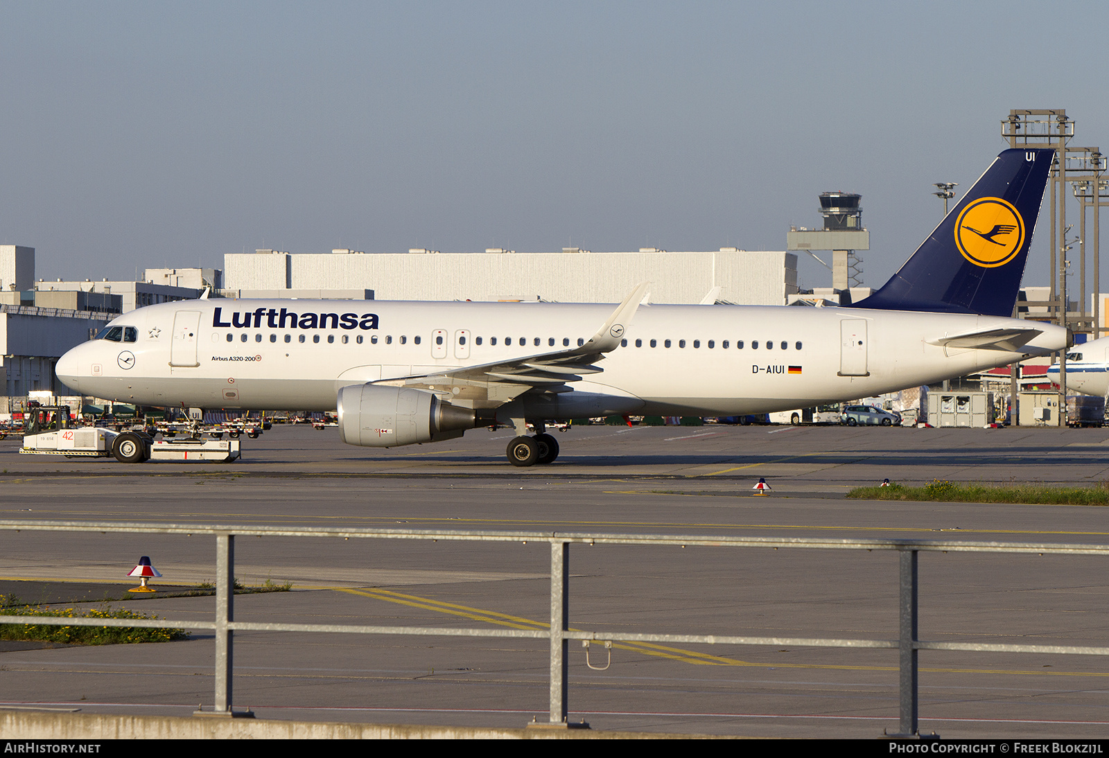 Aircraft Photo of D-AIUI | Airbus A320-214 | Lufthansa | AirHistory.net #530984