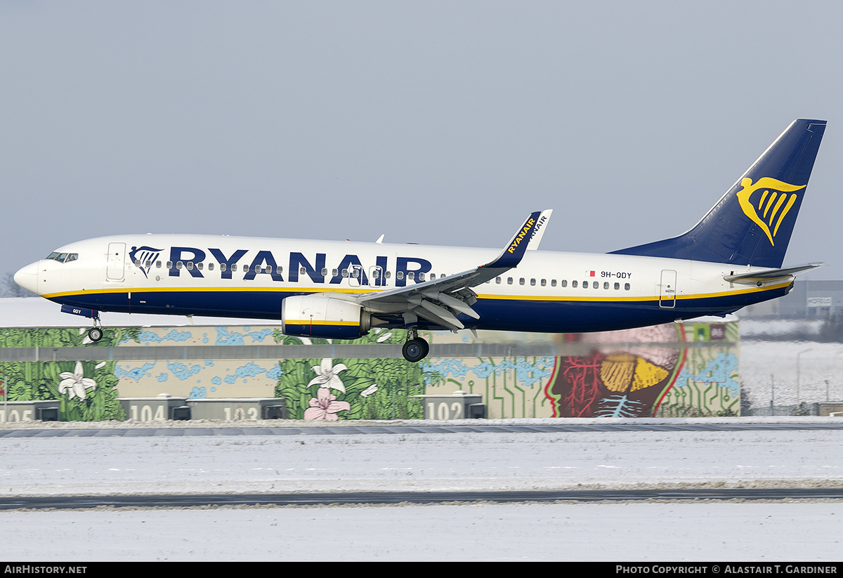 Aircraft Photo of 9H-QDY | Boeing 737-800 | Ryanair | AirHistory.net #531065