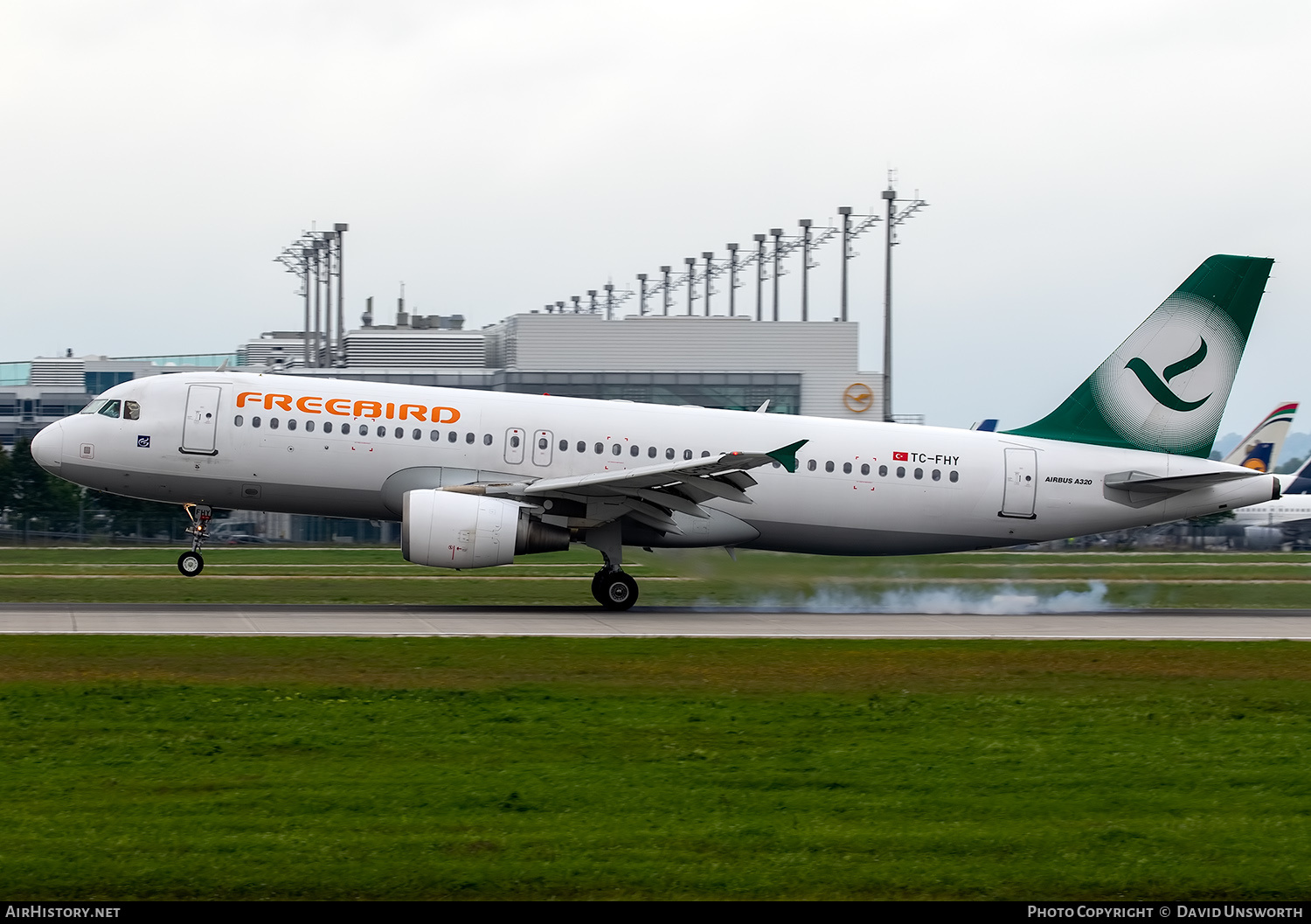 Aircraft Photo of TC-FHY | Airbus A320-214 | Freebird Airlines | AirHistory.net #531087