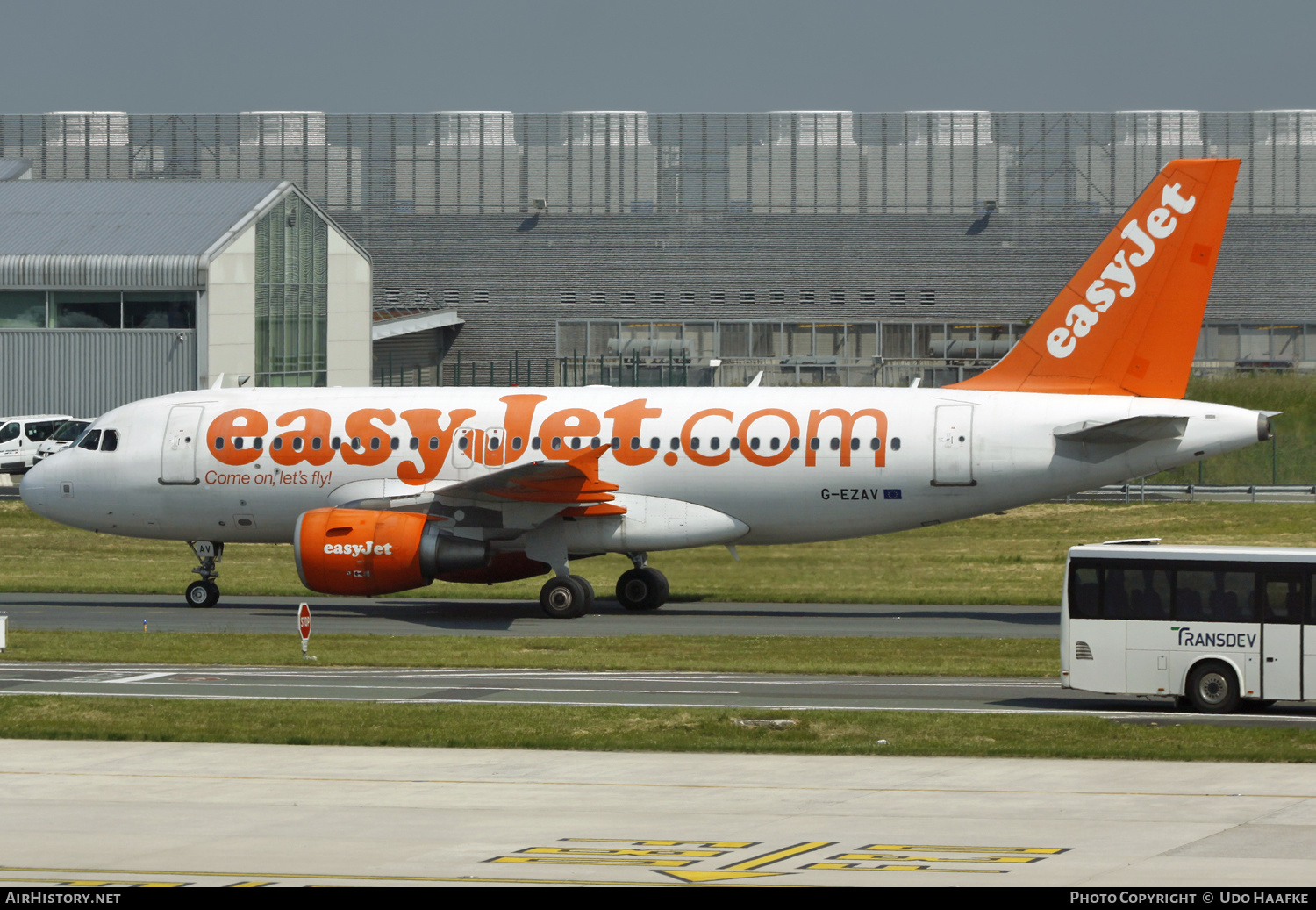 Aircraft Photo of G-EZAV | Airbus A319-111 | EasyJet | AirHistory.net #531098