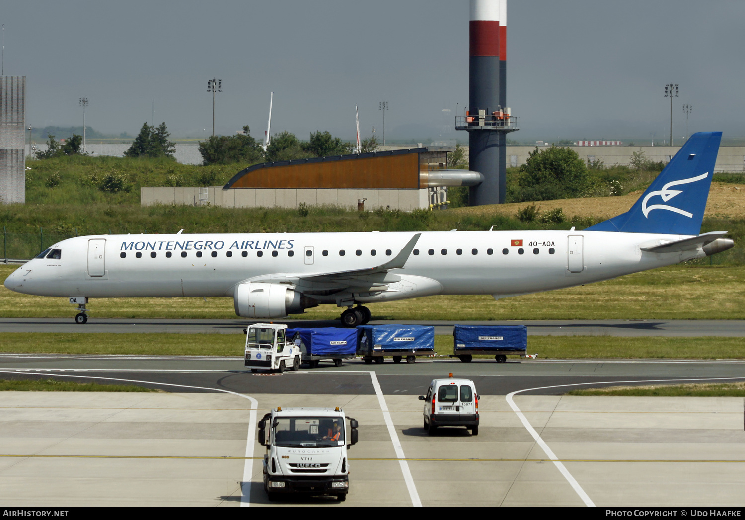 Aircraft Photo of 4O-AOA | Embraer 195LR (ERJ-190-200LR) | Montenegro Airlines | AirHistory.net #531099