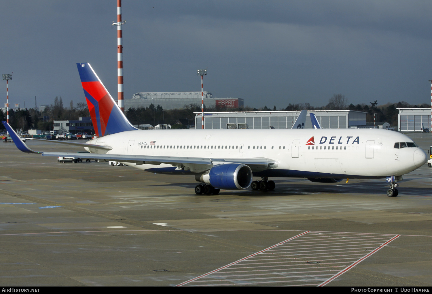 Aircraft Photo of N394DL | Boeing 767-324/ER | Delta Air Lines | AirHistory.net #531277