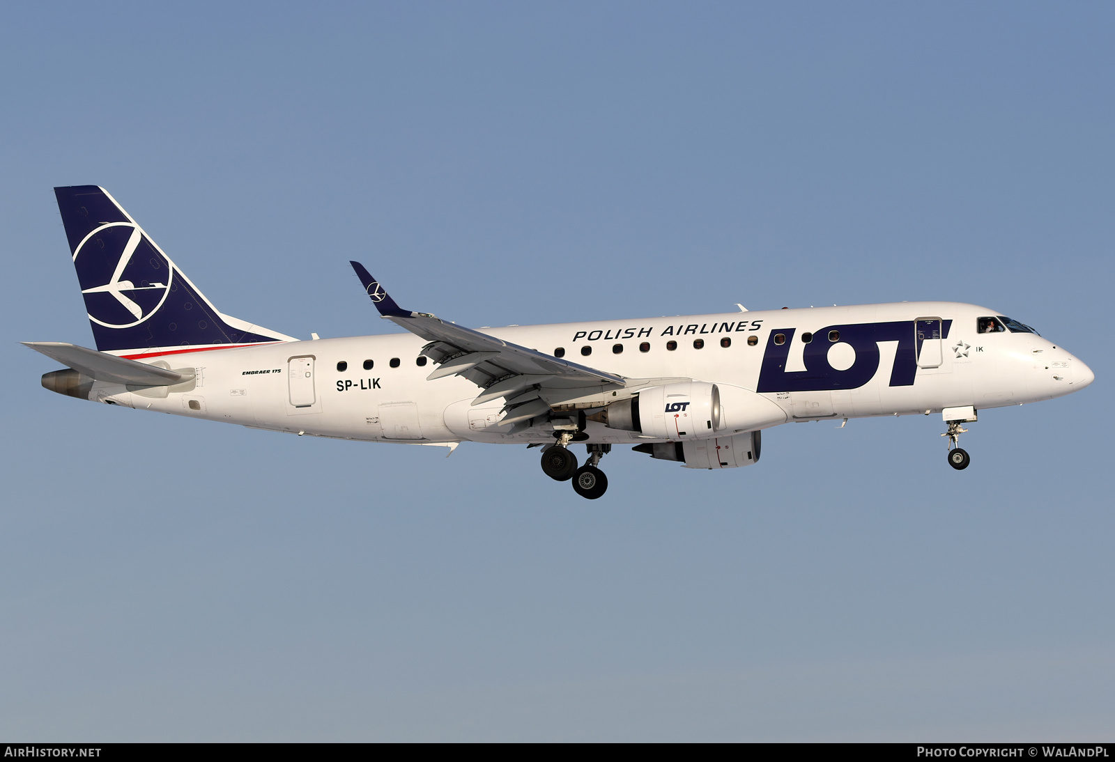 Aircraft Photo of SP-LIK | Embraer 175LR (ERJ-170-200LR) | LOT Polish Airlines - Polskie Linie Lotnicze | AirHistory.net #531427