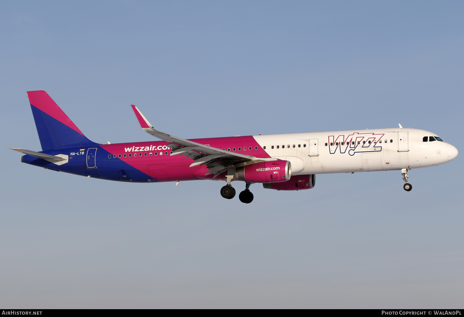Aircraft Photo of HA-LTB | Airbus A321-231 | Wizz Air | AirHistory.net #531435