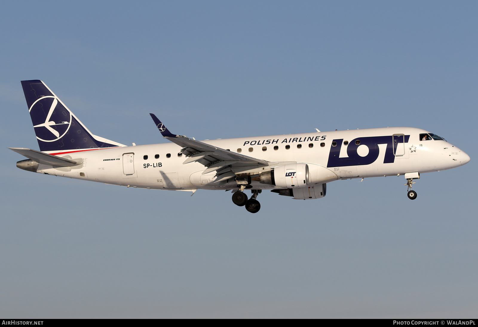 Aircraft Photo of SP-LIB | Embraer 175LR (ERJ-170-200LR) | LOT Polish Airlines - Polskie Linie Lotnicze | AirHistory.net #531456