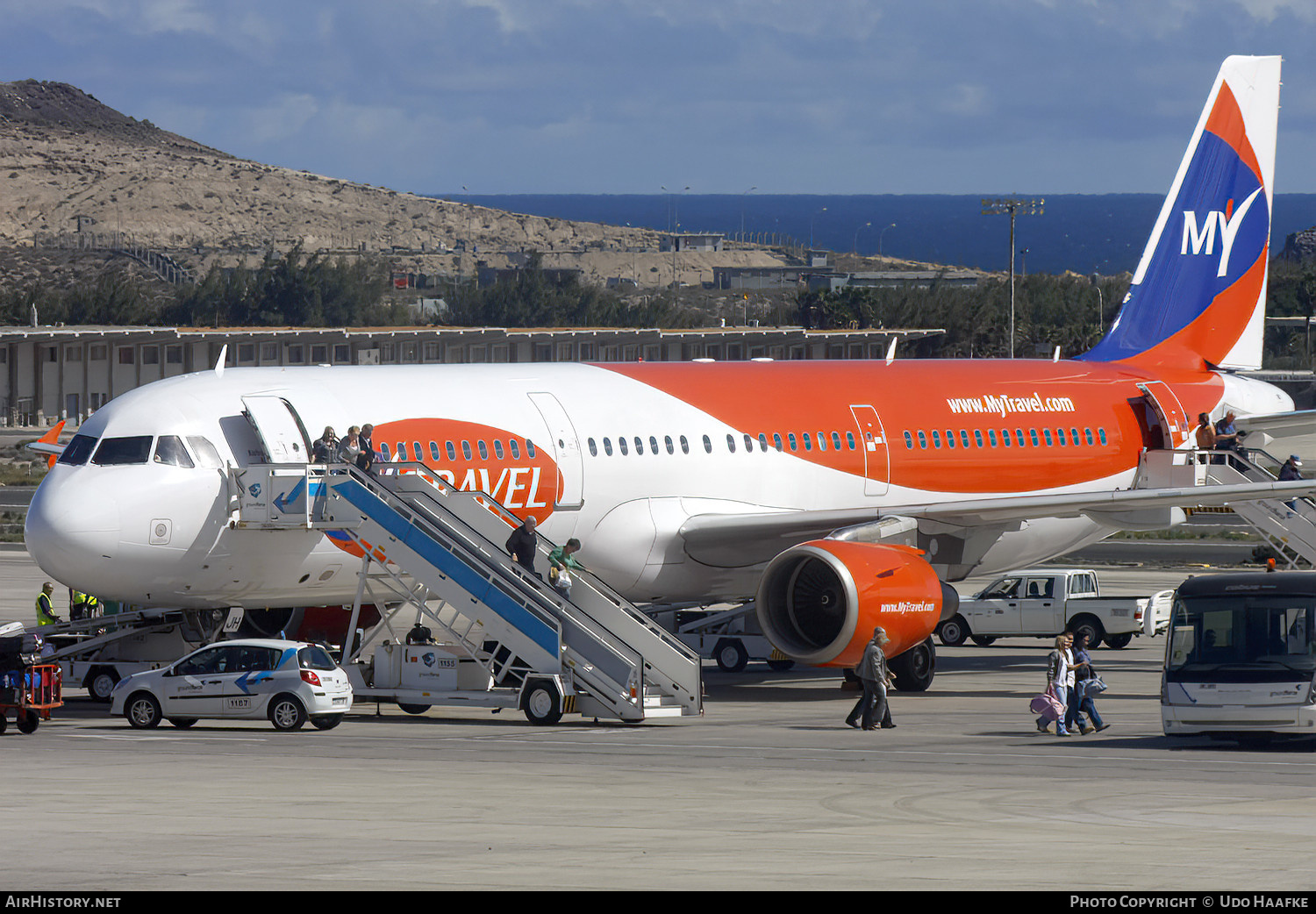 Aircraft Photo of G-DHJH | Airbus A321-211 | MyTravel Airways | AirHistory.net #531559