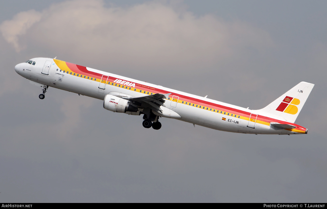 Aircraft Photo of EC-IJN | Airbus A321-212 | Iberia | AirHistory.net #531608
