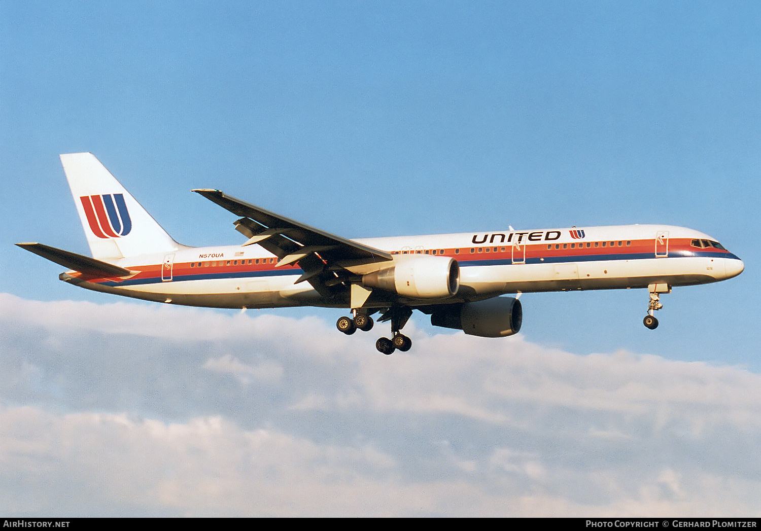 Aircraft Photo of N570UA | Boeing 757-222 | United Airlines | AirHistory.net #531766