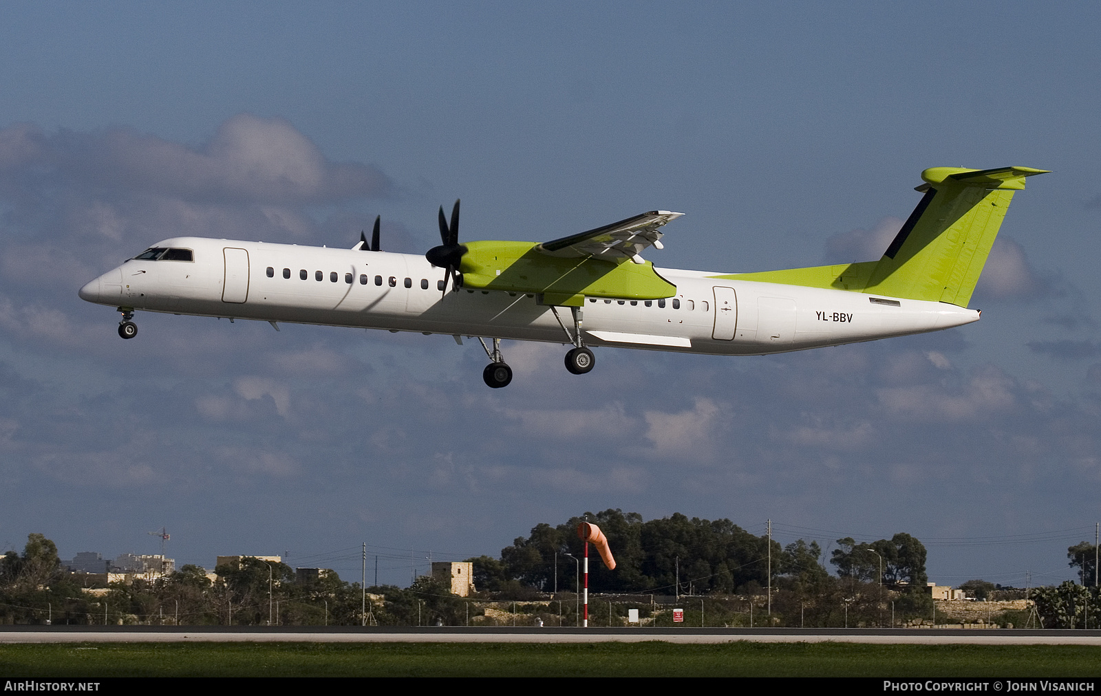 Aircraft Photo of YL-BBV | Bombardier DHC-8-402 Dash 8 | AirHistory.net #531954