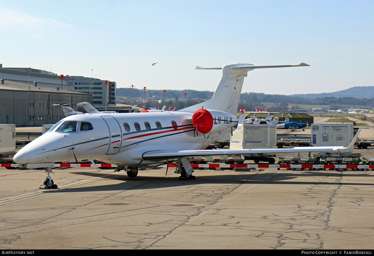 Aircraft Photo of LN-HLM | Embraer EMB-505 Phenom 300 | AirHistory.net #532066