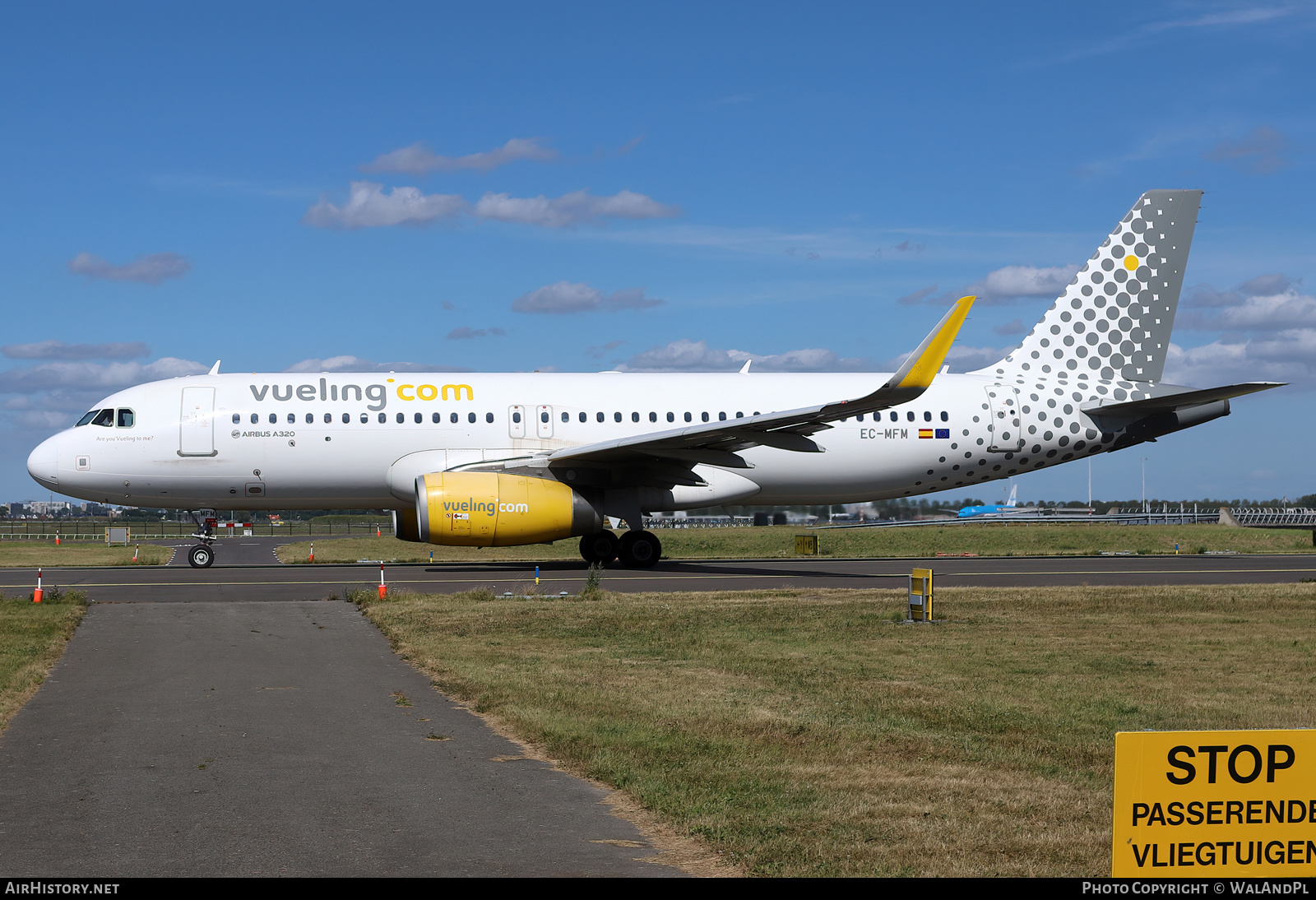 Aircraft Photo of EC-MFM | Airbus A320-232 | Vueling Airlines | AirHistory.net #532106