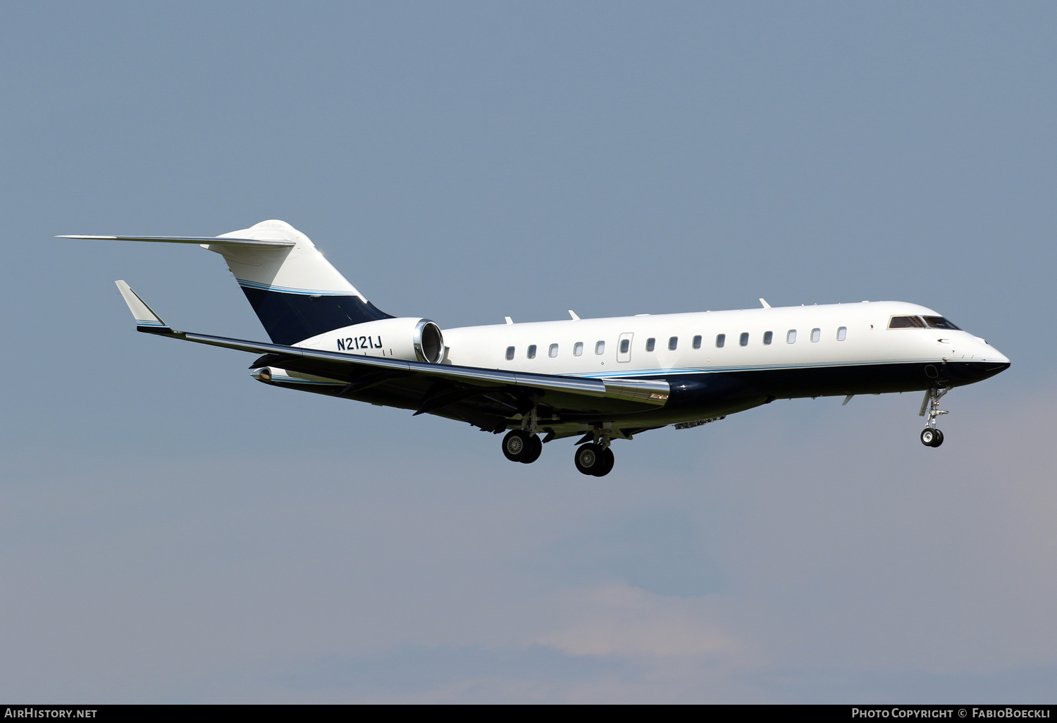 Aircraft Photo of N2121J | Bombardier Global 6000 (BD-700-1A10) | AirHistory.net #532127