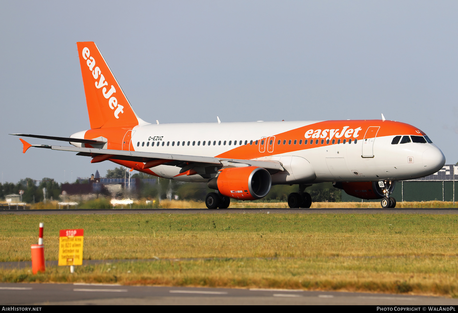 Aircraft Photo of G-EZUZ | Airbus A320-214 | EasyJet | AirHistory.net #532155