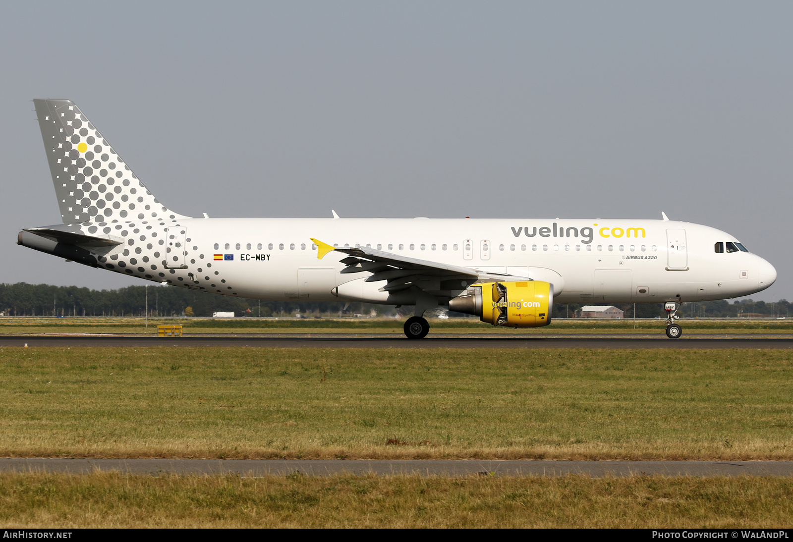 Aircraft Photo of EC-MBY | Airbus A320-214 | Vueling Airlines | AirHistory.net #532204