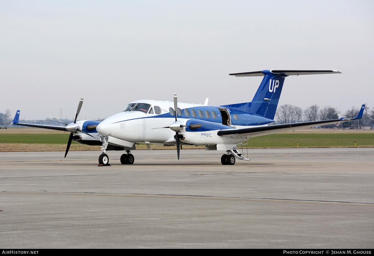 Aircraft Photo of N823UP | Beechcraft 350i King Air (B300) | Wheels Up | AirHistory.net #532358