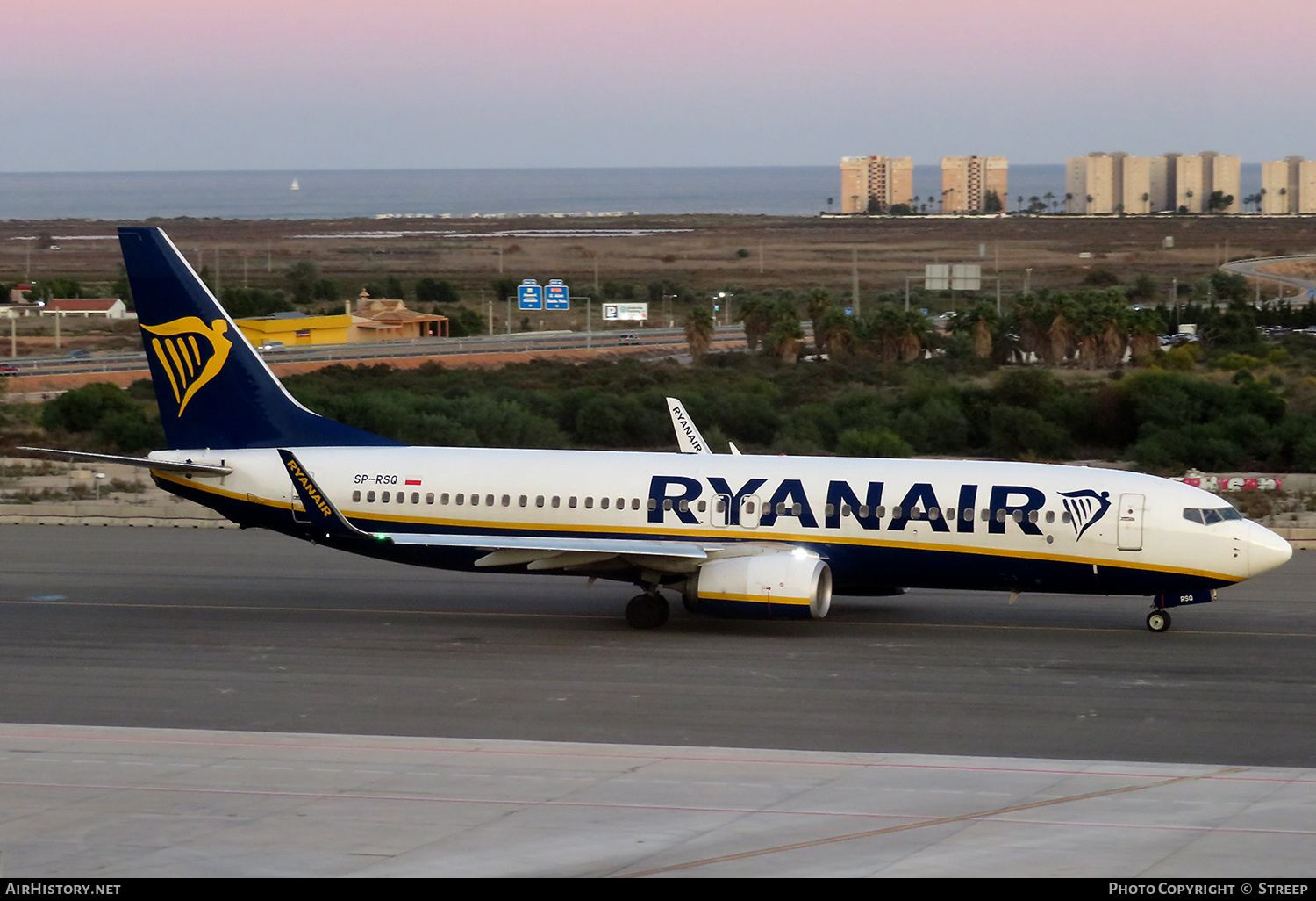 Aircraft Photo of SP-RSQ | Boeing 737-800 | Ryanair | AirHistory.net #532425