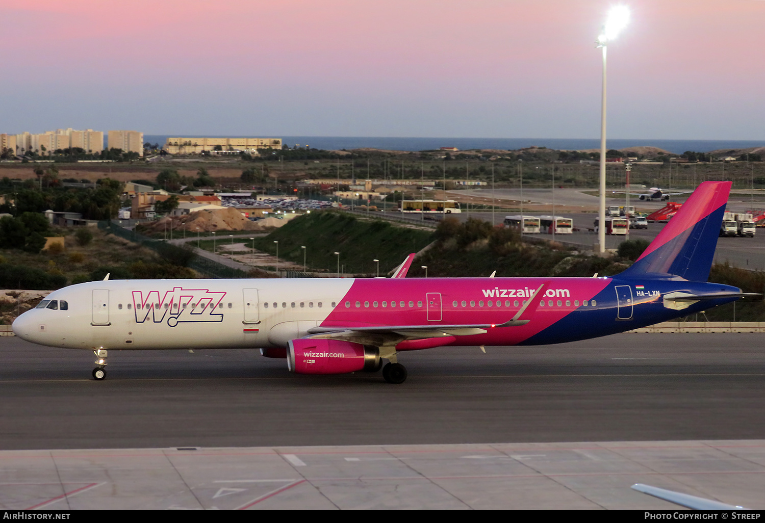 Aircraft Photo of HA-LXN | Airbus A321-231 | Wizz Air | AirHistory.net #532446