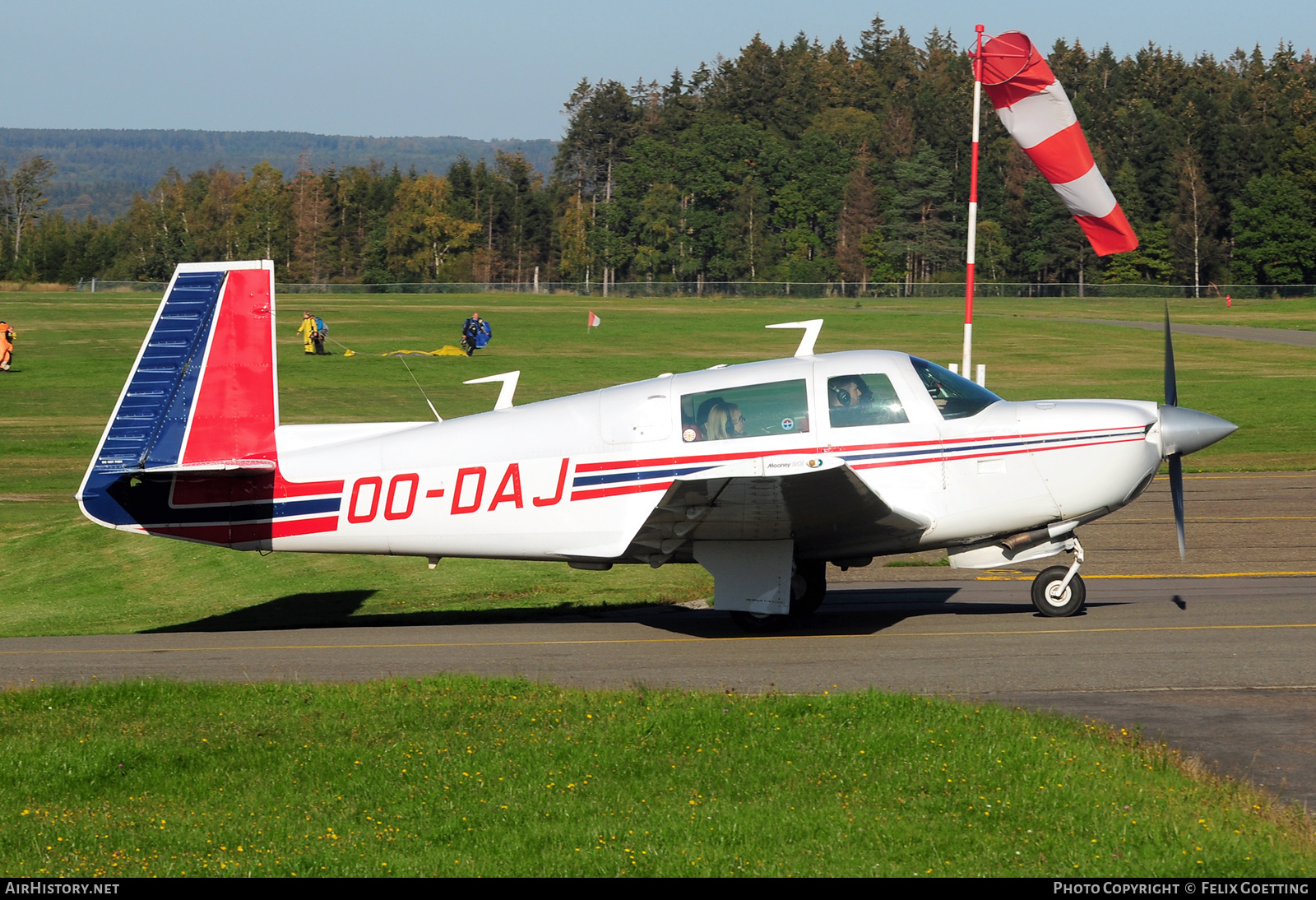Aircraft Photo of OO-DAJ | Mooney M-20J 201 | AirHistory.net #532495