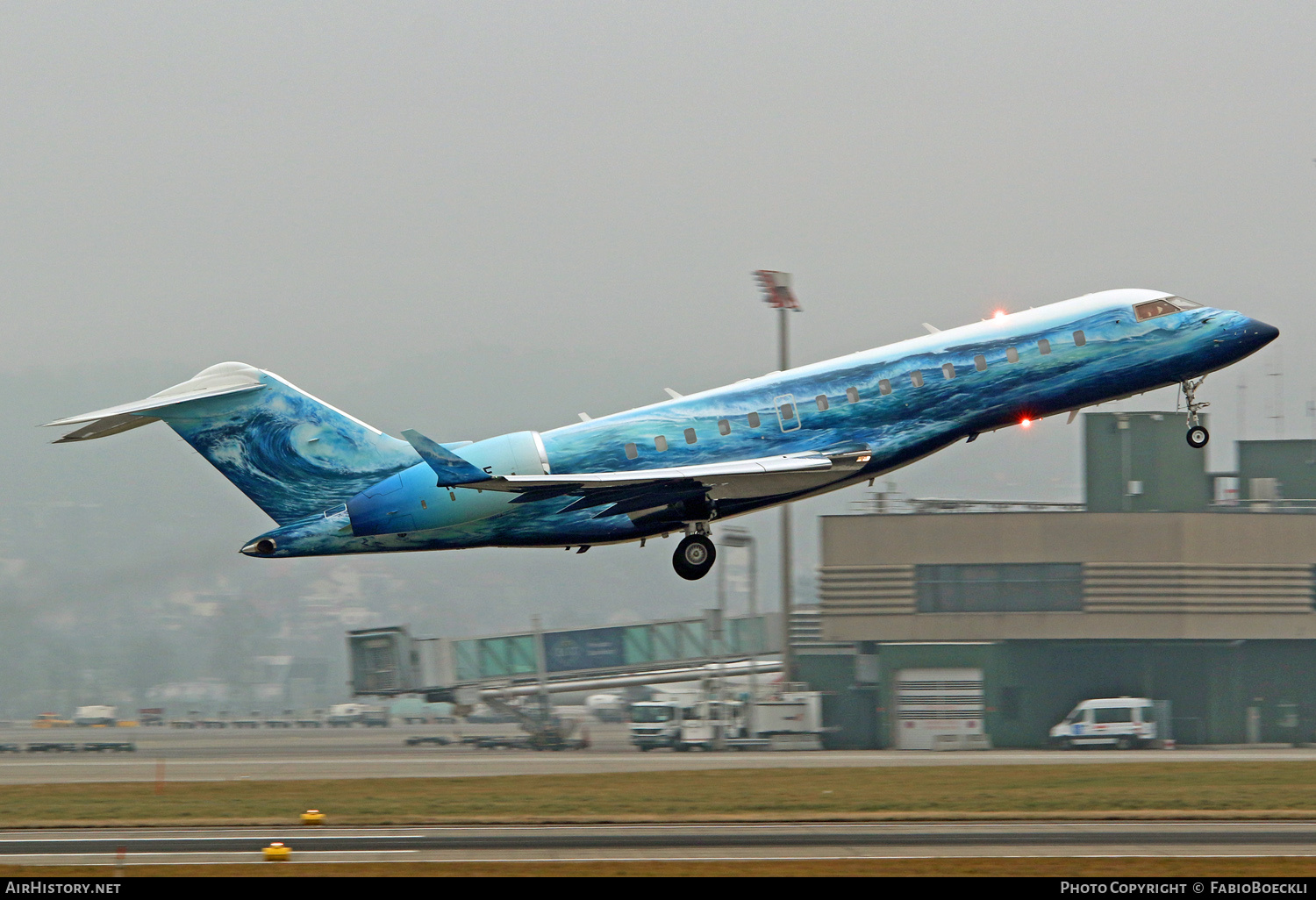 Aircraft Photo of N117TF | Bombardier Global Express XRS (BD-700-1A10) | AirHistory.net #532497