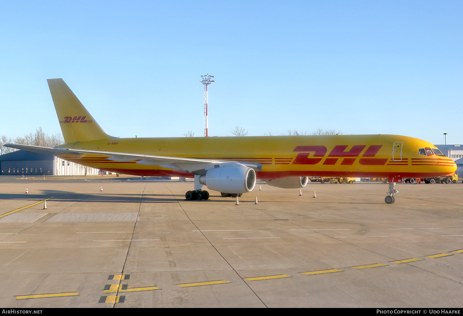 Aircraft Photo of G-BMRI | Boeing 757-236 | DHL International | AirHistory.net #532577