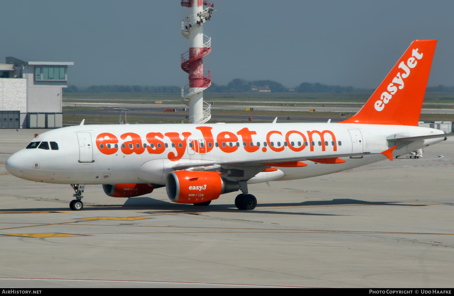 Aircraft Photo of G-EZAU | Airbus A319-111 | EasyJet | AirHistory.net #532659