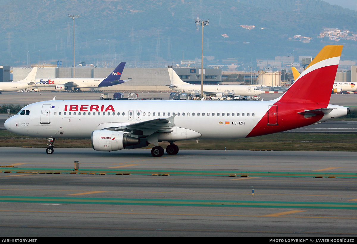 Aircraft Photo of EC-IZH | Airbus A320-214 | Iberia | AirHistory.net #532673