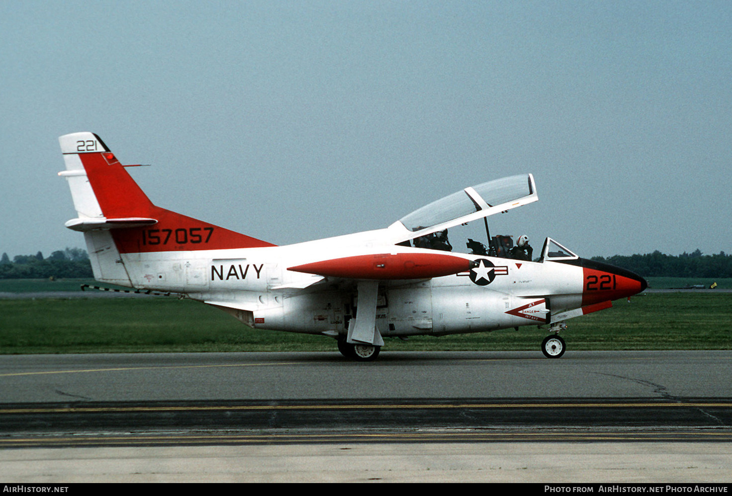 Aircraft Photo of 157057 | North American Rockwell T-2C Buckeye | USA - Navy | AirHistory.net #532716