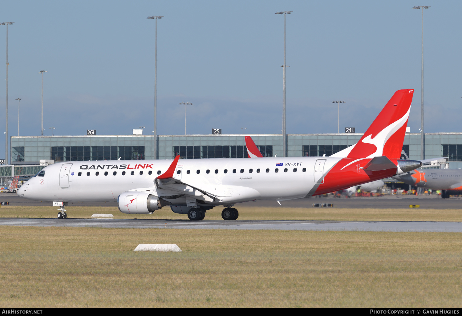 Aircraft Photo of VH-XVT | Embraer 190AR (ERJ-190-100IGW) | QantasLink | AirHistory.net #532901