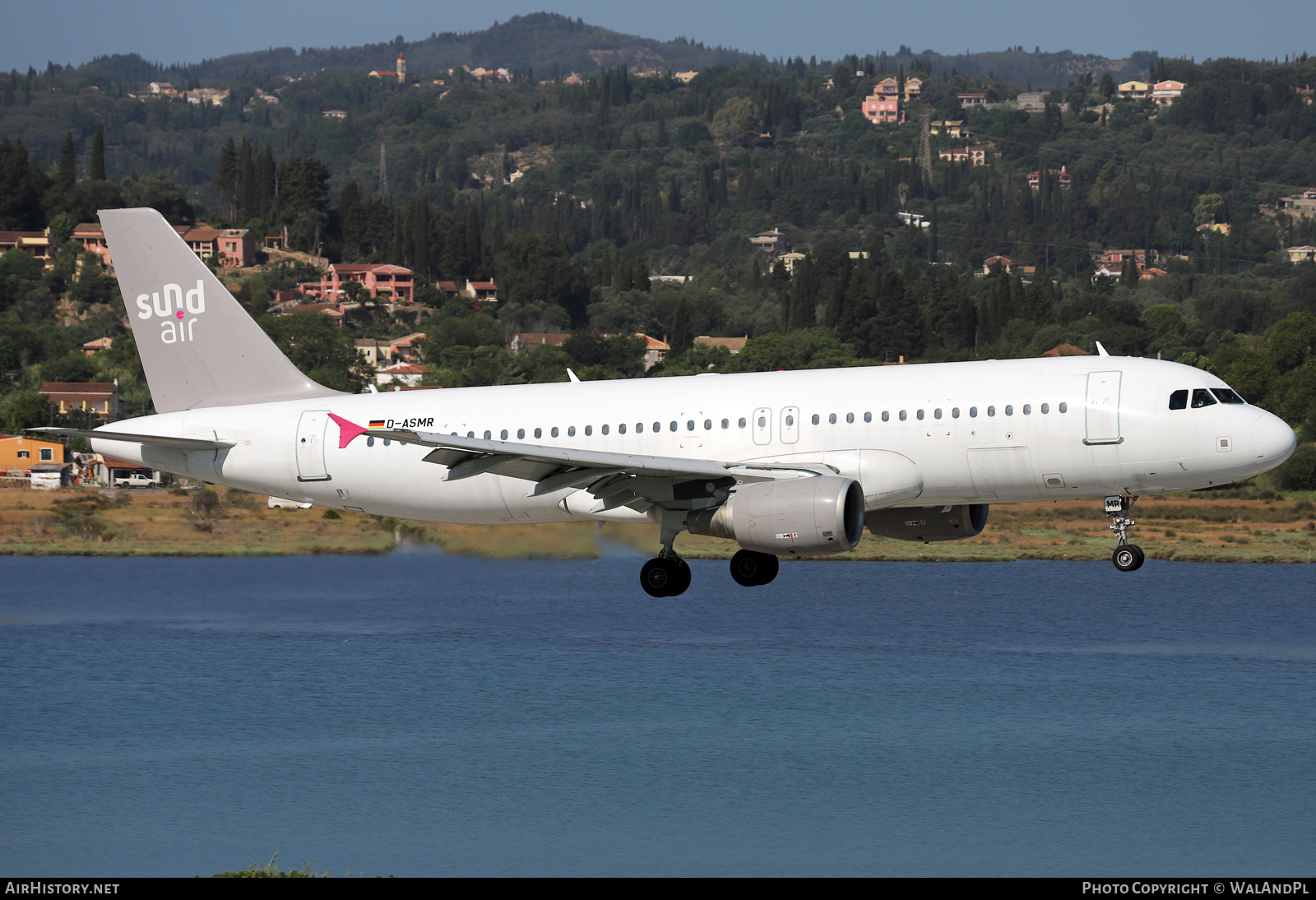 Aircraft Photo of D-ASMR | Airbus A320-214 | Sundair | AirHistory.net #532966