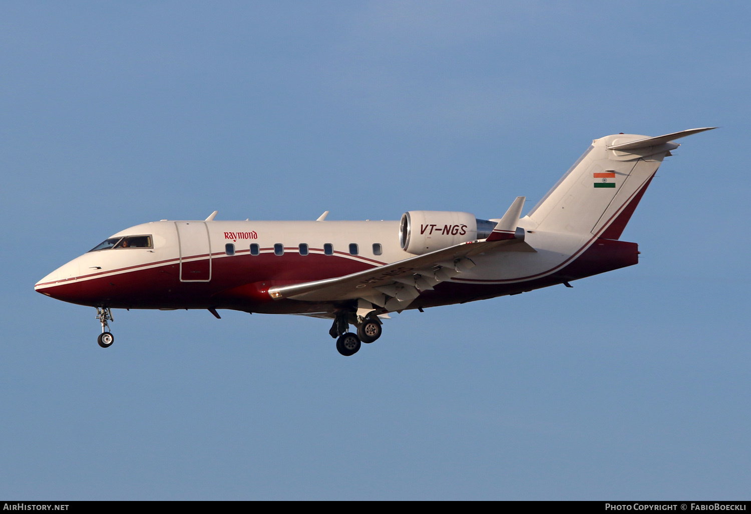 Aircraft Photo of VT-NGS | Bombardier Challenger 604 (CL-600-2B16) | Raymond Aviation | AirHistory.net #533131
