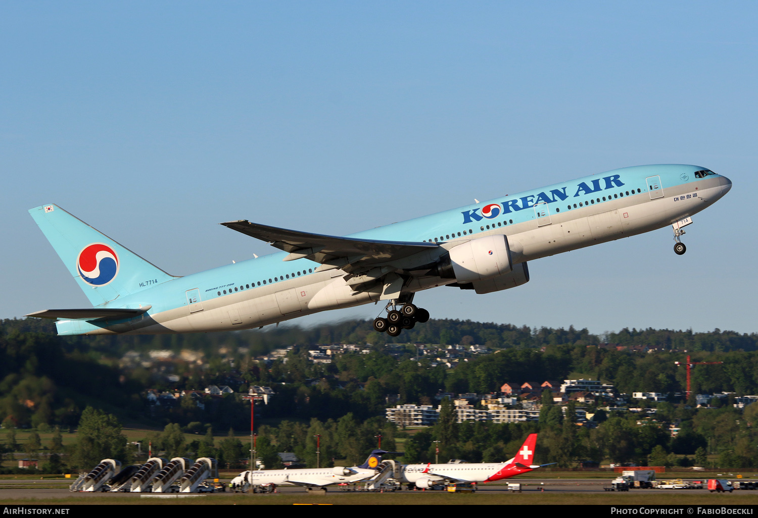 Aircraft Photo of HL7714 | Boeing 777-2B5/ER | Korean Air | AirHistory.net #533165