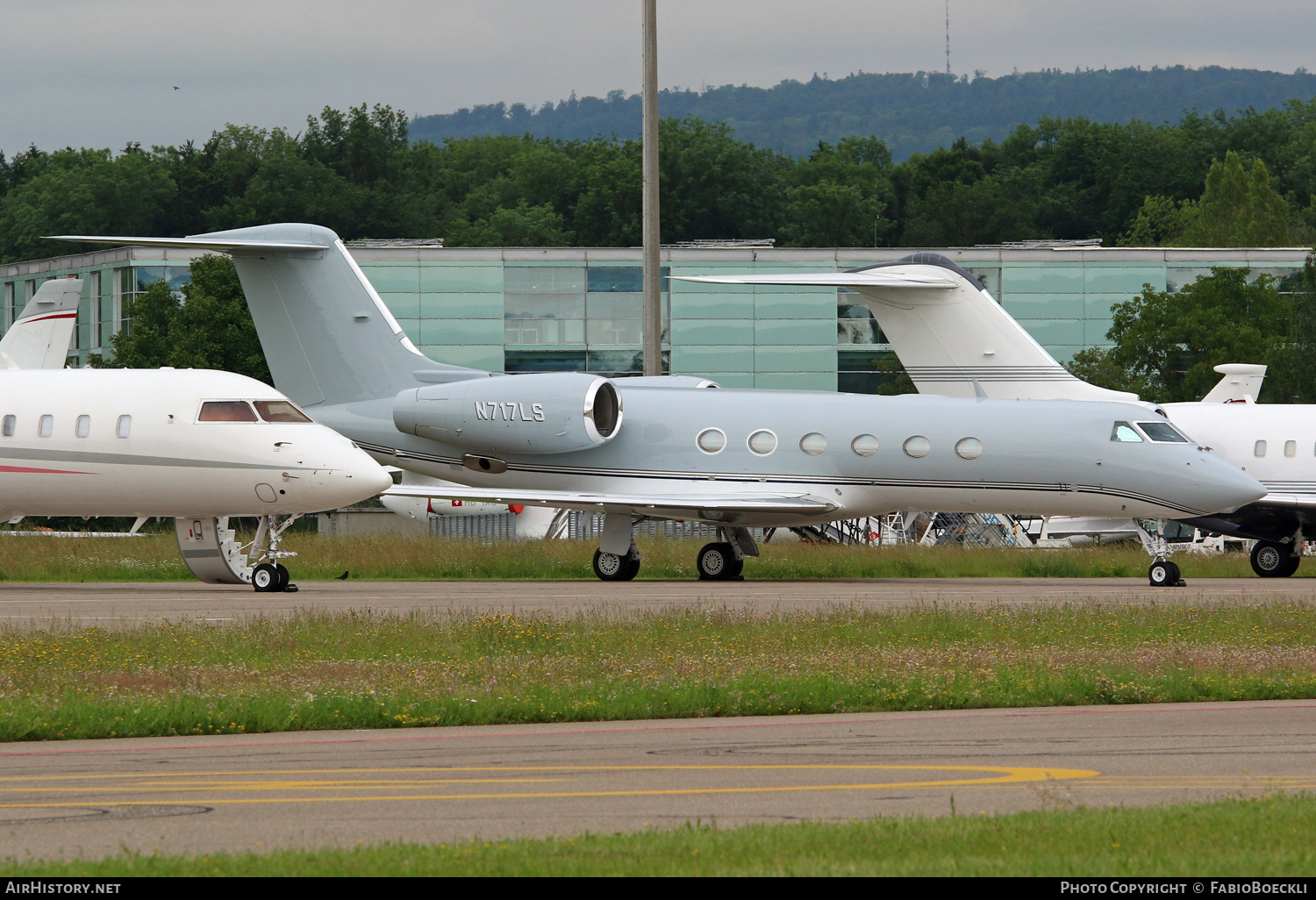 Aircraft Photo of N717LS | Gulfstream Aerospace G-IV-X Gulfstream G450 | AirHistory.net #533166