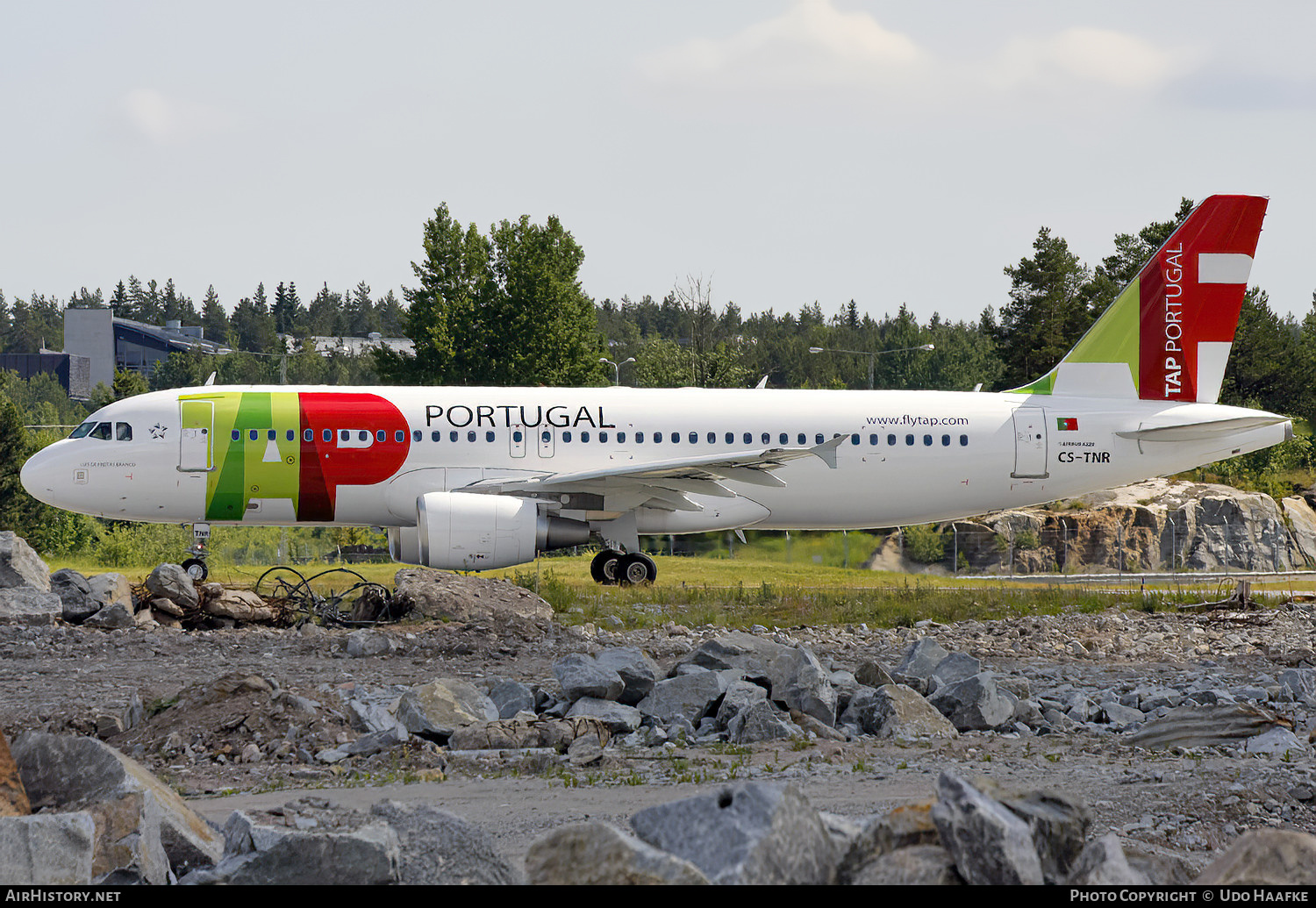 Aircraft Photo of CS-TNR | Airbus A320-214 | TAP Portugal | AirHistory.net #533209