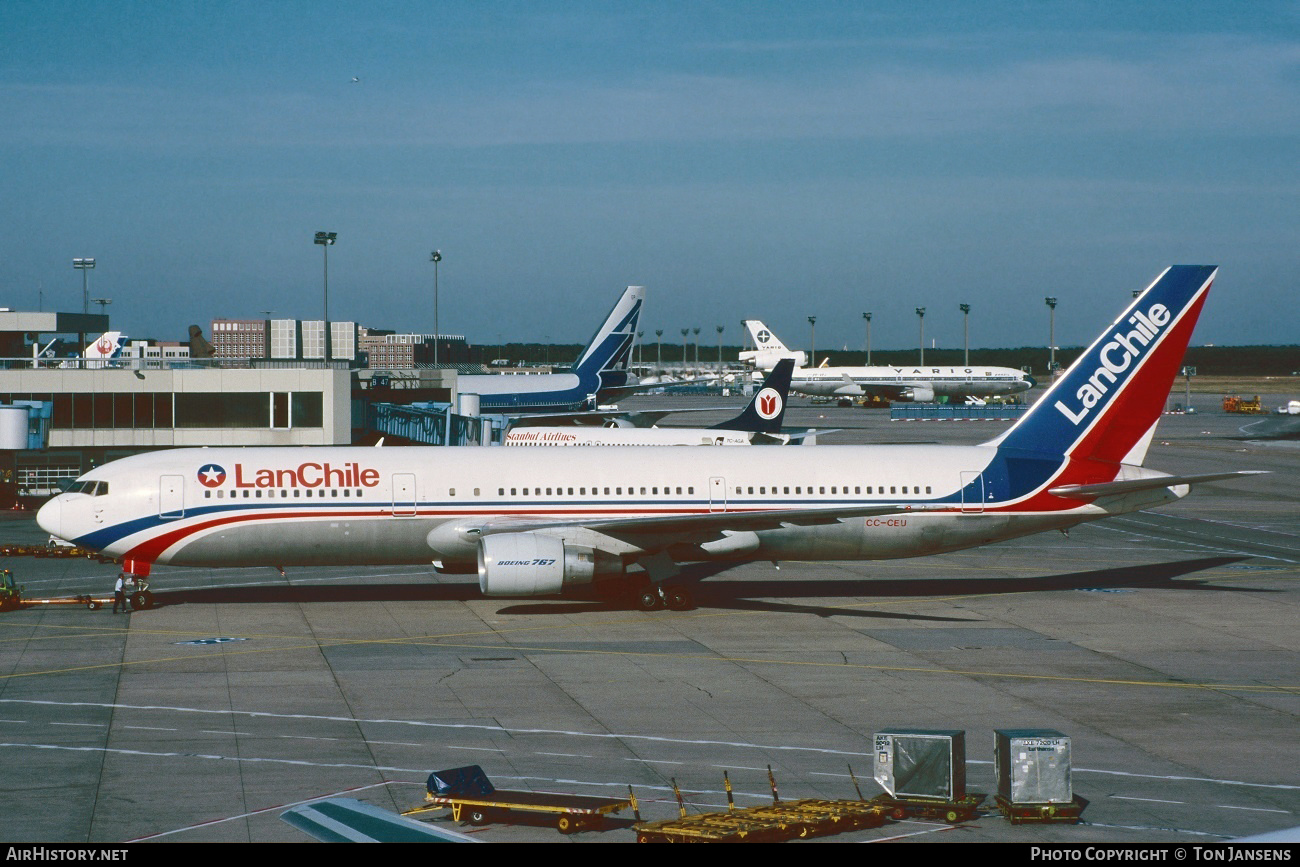 Aircraft Photo of CC-CEU | Boeing 767-33A/ER | LAN Chile - Línea Aérea Nacional | AirHistory.net #533305