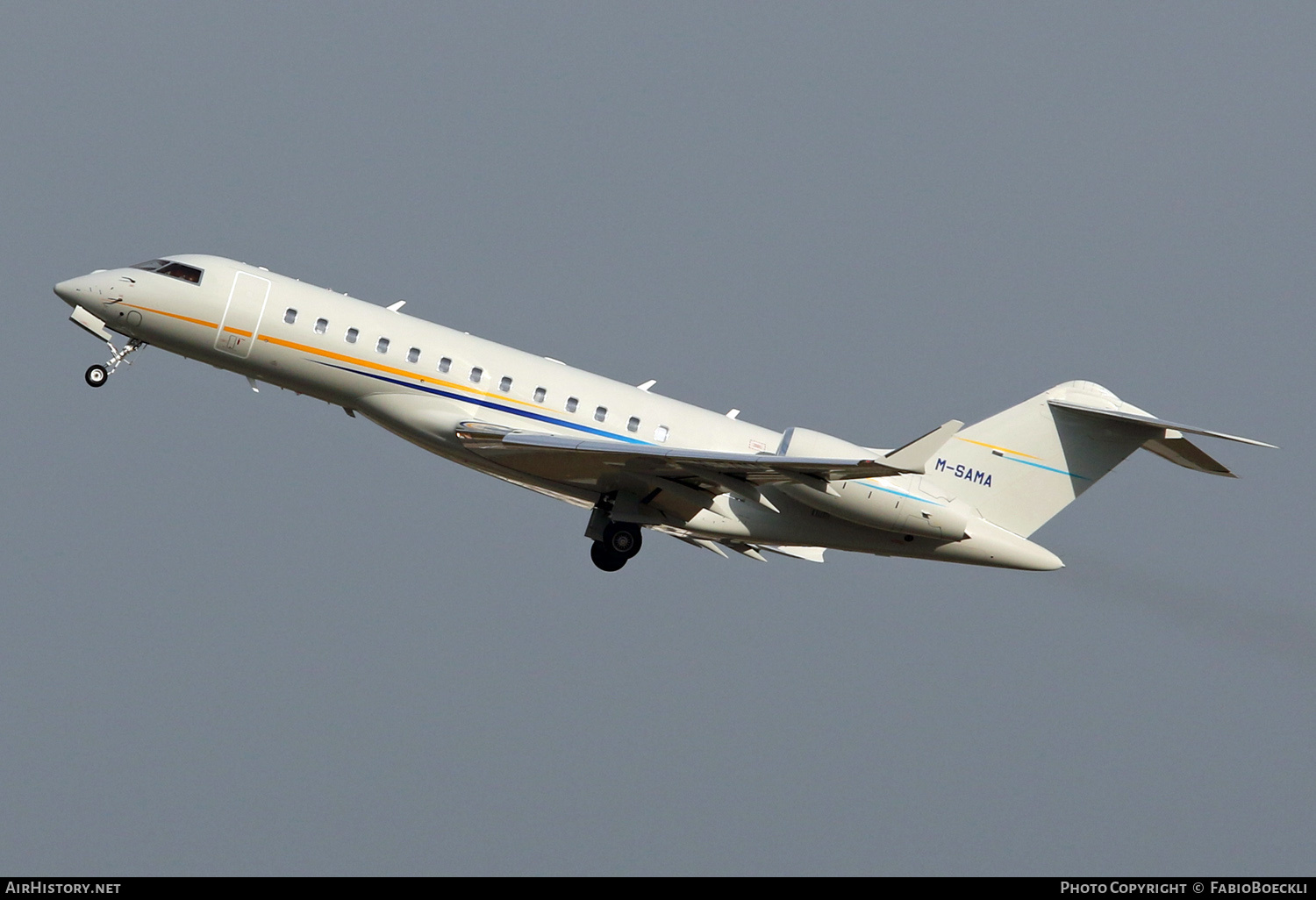 Aircraft Photo of M-SAMA | Bombardier Global 6000 (BD-700-1A10) | AirHistory.net #533542