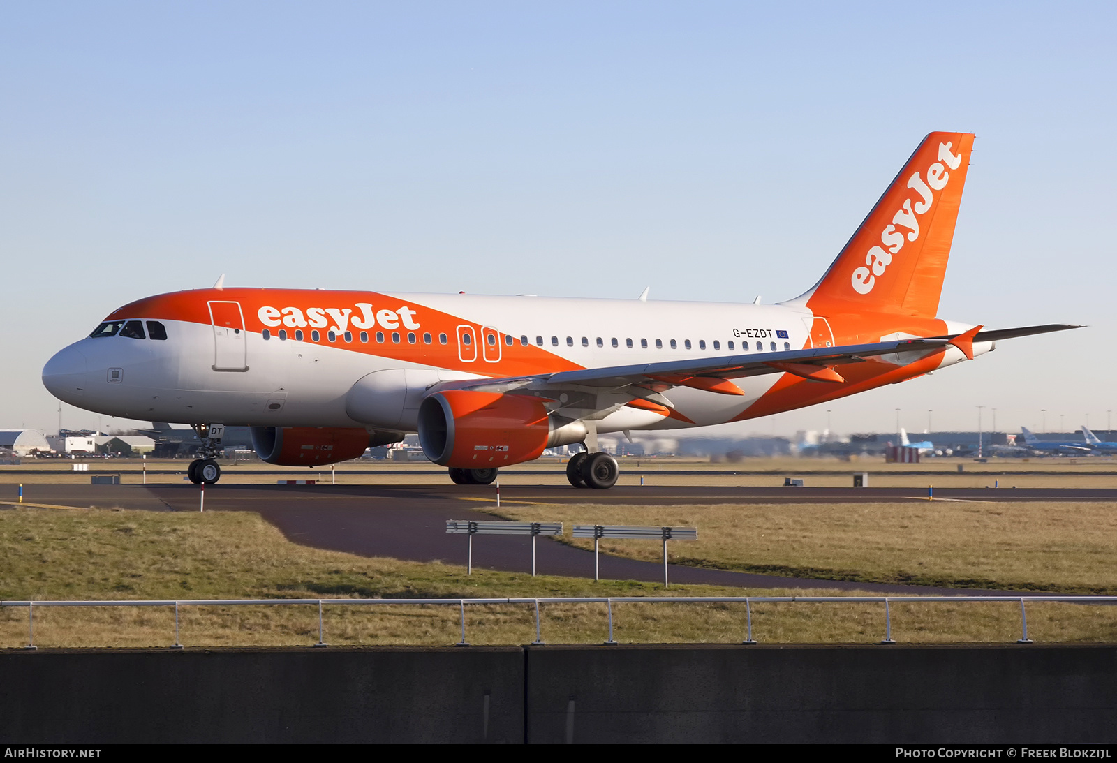 Aircraft Photo of G-EZDT | Airbus A319-111 | EasyJet | AirHistory.net #533607