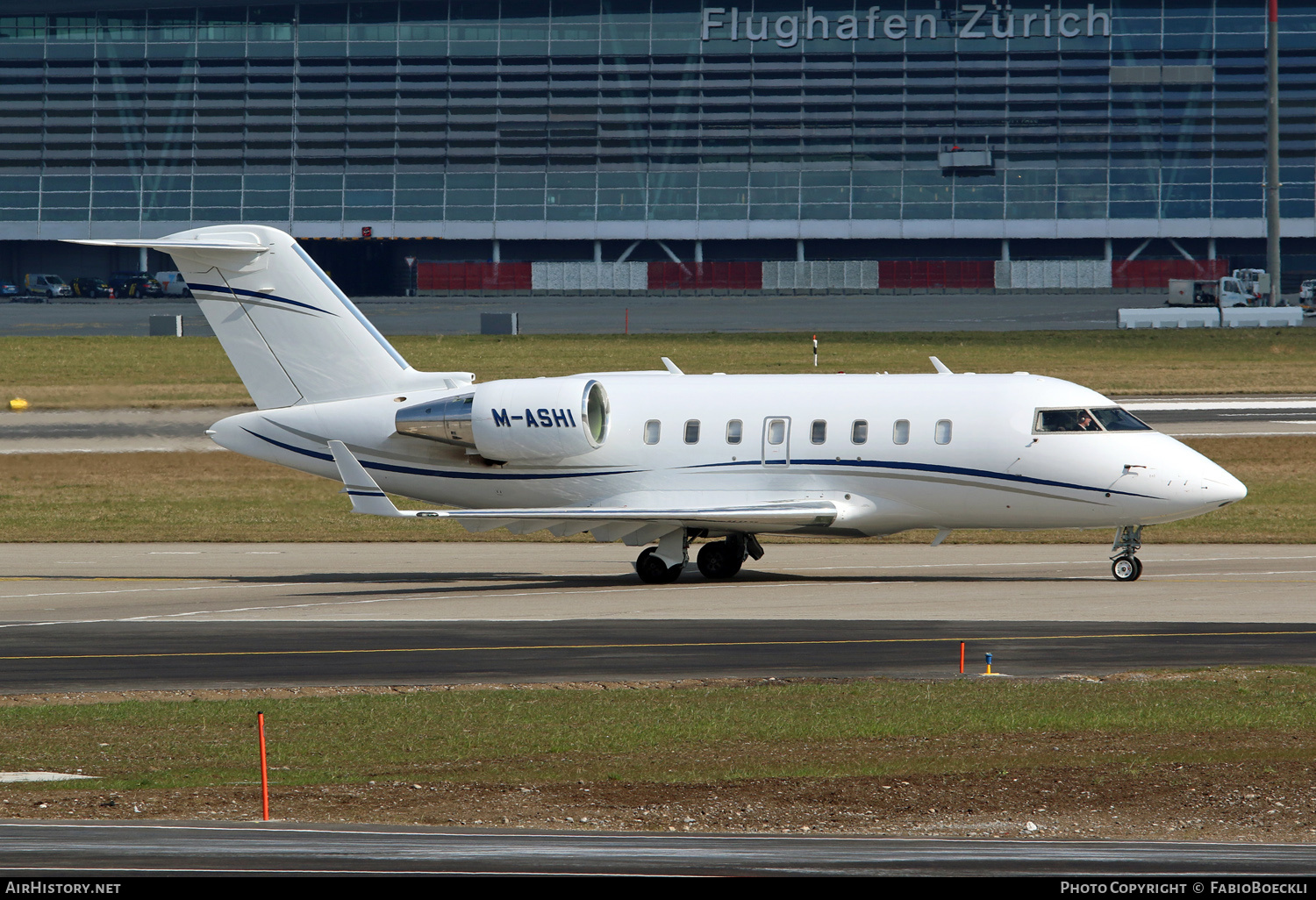 Aircraft Photo of M-ASHI | Bombardier Challenger 605 (CL-600-2B16) | AirHistory.net #533663