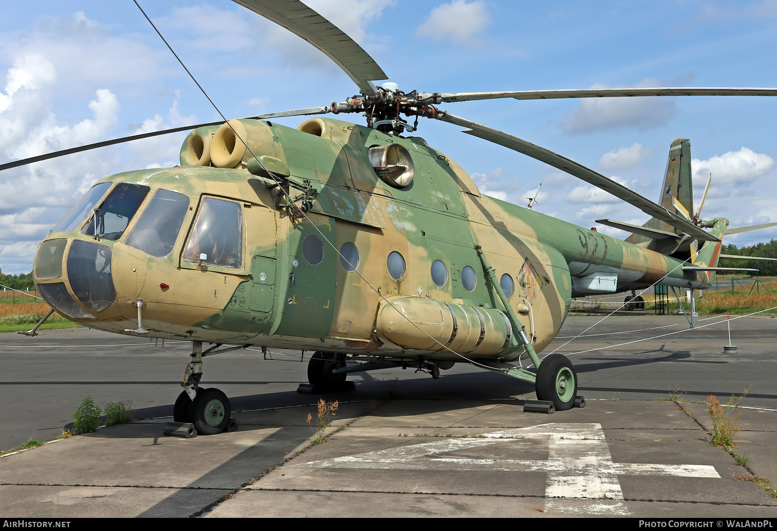 Aircraft Photo of 927 | Mil Mi-8T | East Germany - Air Force | AirHistory.net #533669