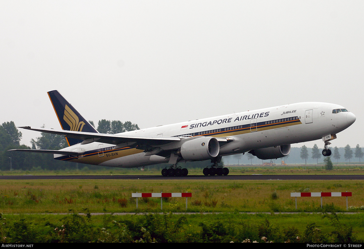 Aircraft Photo of 9V-SVN | Boeing 777-212/ER | Singapore Airlines | AirHistory.net #533711