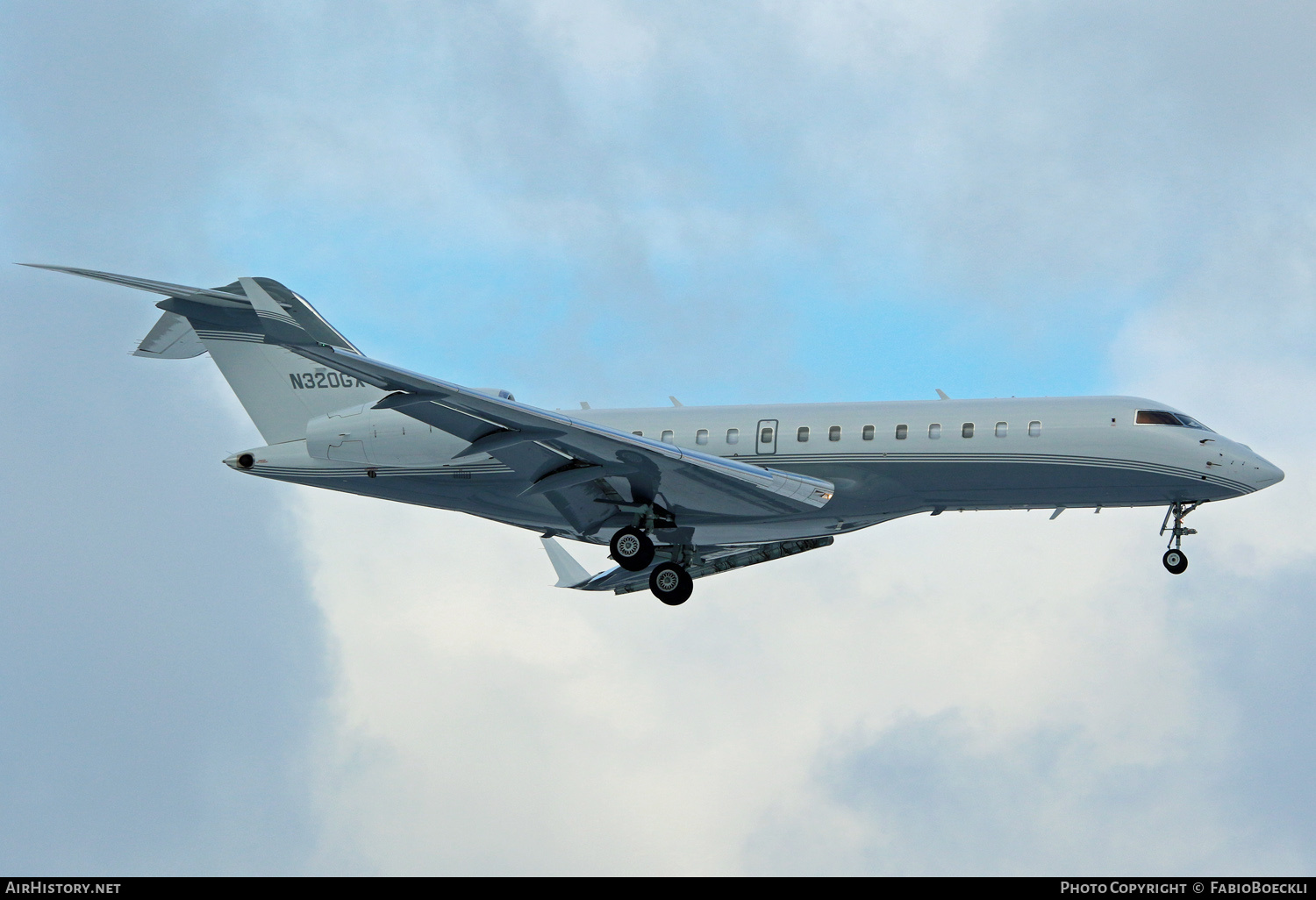 Aircraft Photo of N320GX | Bombardier Global Express (BD-700-1A10) | AirHistory.net #533939