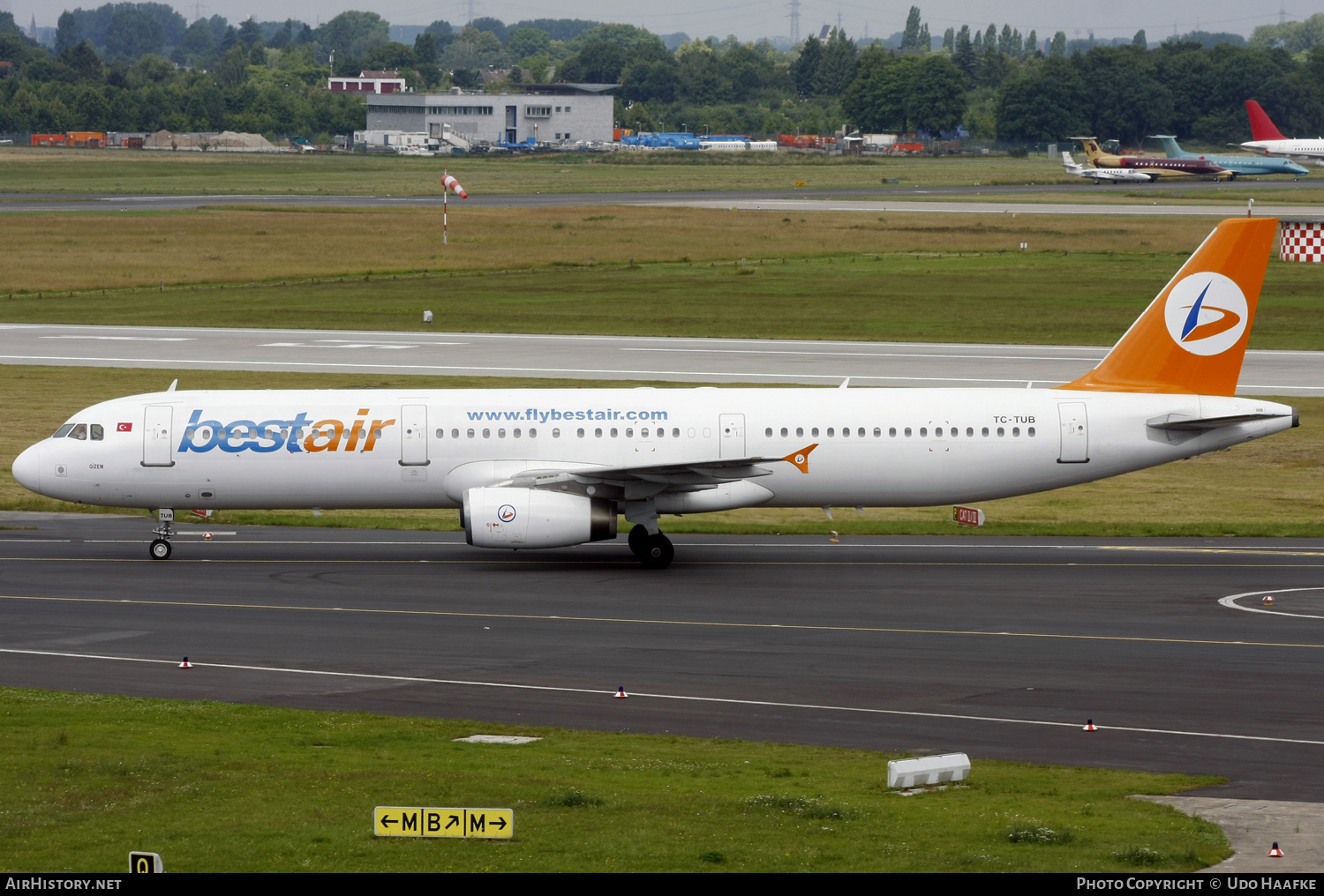 Aircraft Photo of TC-TUB | Airbus A321-131 | Bestair | AirHistory.net #533950