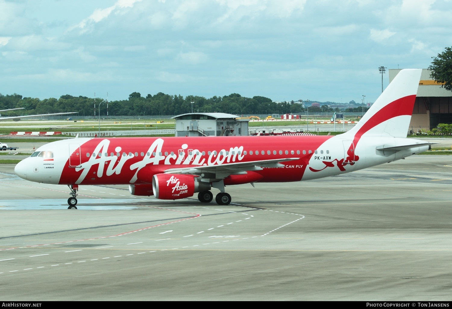 Aircraft Photo of PK-AXW | Airbus A320-216 | AirAsia | AirHistory.net #533984