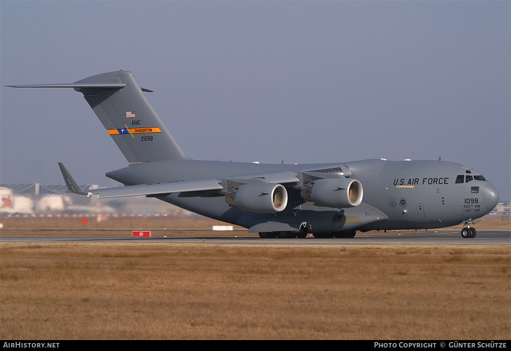 Aircraft Photo of 02-1098 / 21098 | Boeing C-17A Globemaster III | USA - Air Force | AirHistory.net #534218