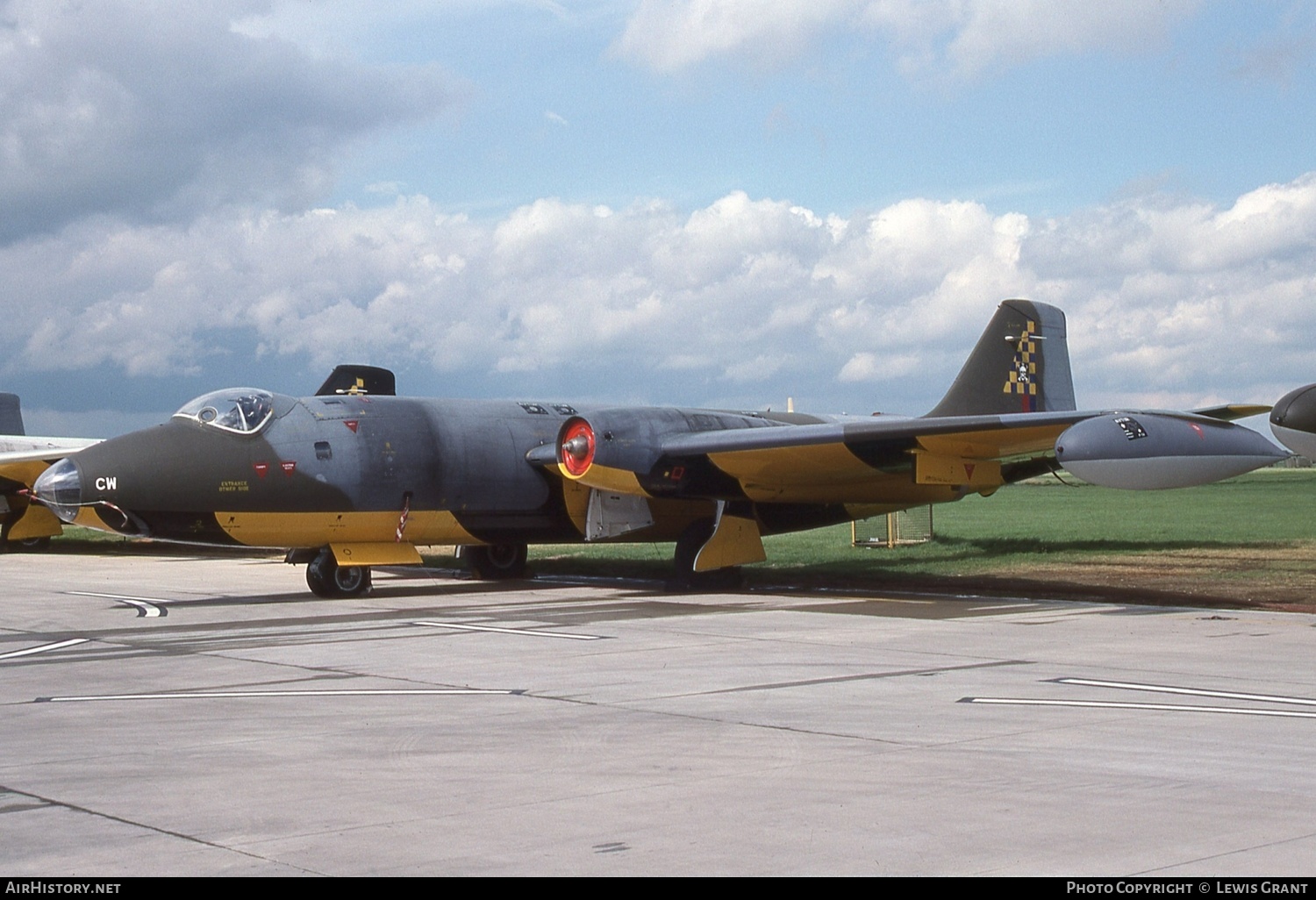 Aircraft Photo of WH718 | English Electric Canberra TT18 | UK - Air Force | AirHistory.net #534277